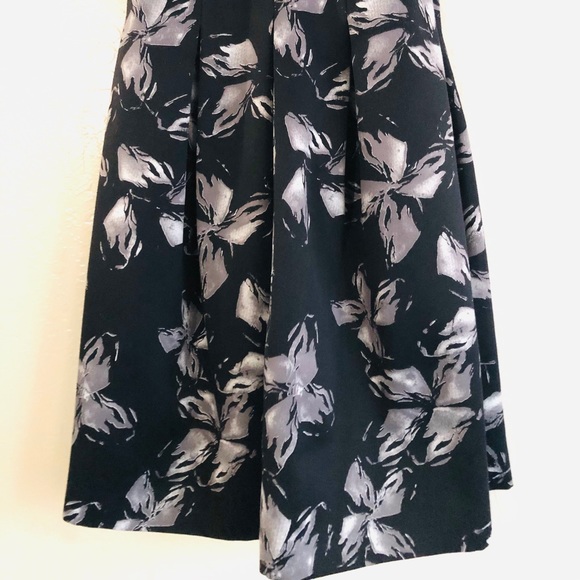 Halston Heritage Surplice Cocktail Dress floral print in black and Gray - Picture 6 of 8